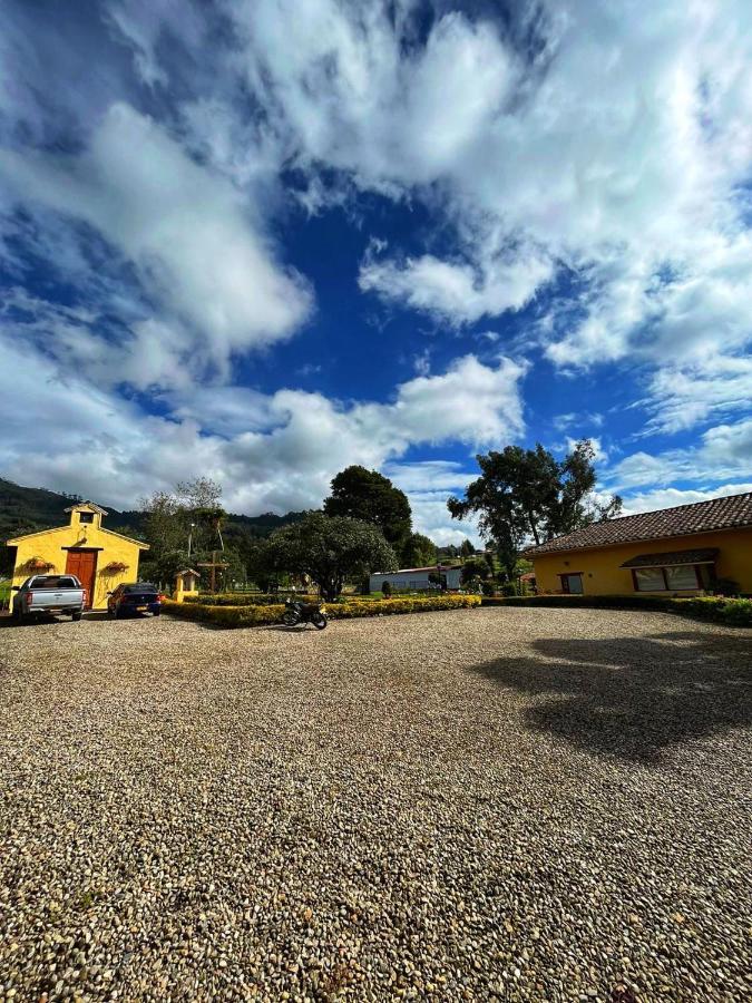 Hotel Campestre Franchesca Tabio Eksteriør billede